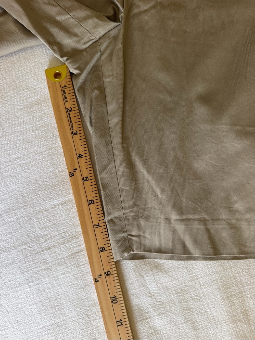 Uniqlo Men's Classic Chino Shorts in Light Khaki - Picture 8 of 8